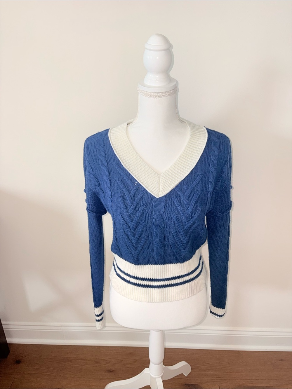 Faith & Zoe Blue V-Neck Cable Knit Sweater with Cream Trim
